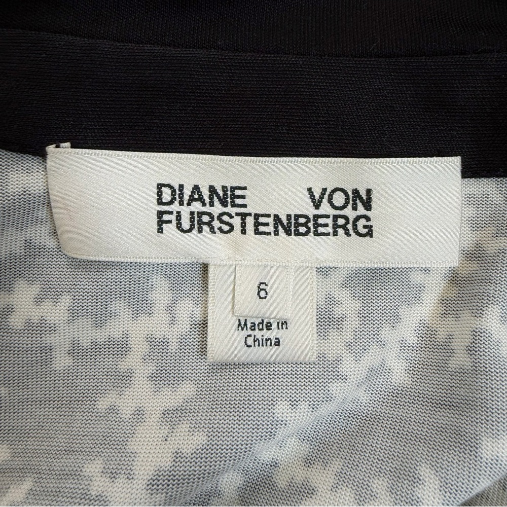 DIANE VON FURSTENBERG BLACK WHITE PRINT SILK LONG SLEEVE D RING WRAP MIDI DRESS - Picture 10 of 11